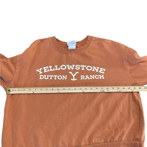 Yellowstone Dutton Ranch Long Sleeve Crewneck Sweatshirt Orange Rust Size M - Picture 7 of 9